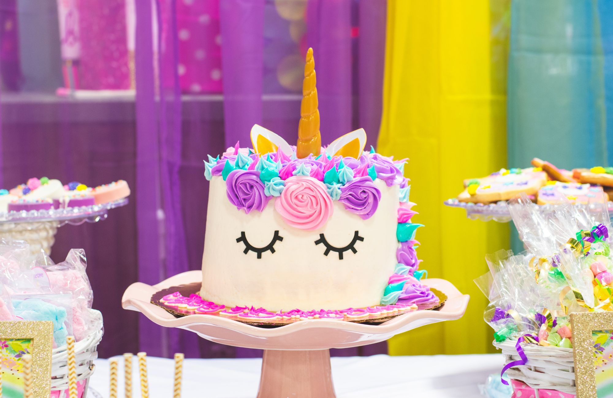 What Does Fondant Taste Like?