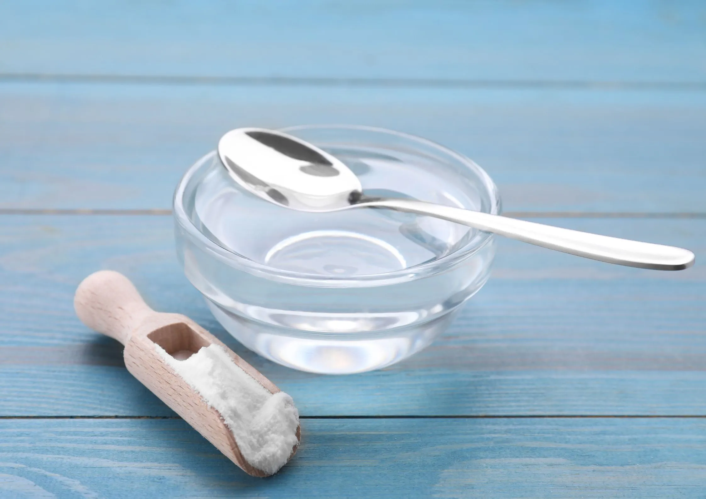 Standard liquid dextrose syrup with a scoop of dextrose powder.